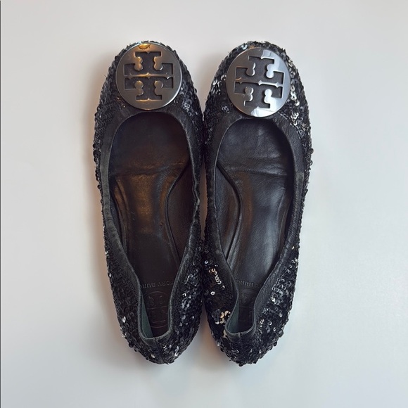 Tory Burch Black Leather Sequin Loafers with Classic Slip-On Design Size 8.5 - Picture 1 of 7